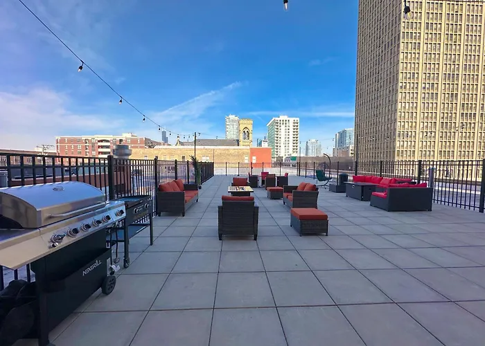 Appartement Bright 2br Luxury Corner With Optional Parking Sleeps 6 Guests Near Mccormick Place And Soldier Field Chicago