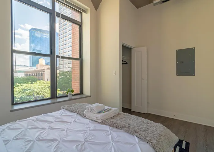 Bright 2br Luxury Corner With Optional Parking Sleeps 6 Guests Near Mccormick Place And Soldier Field Appartement *
